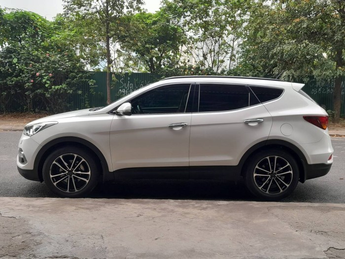 Hyundai santafe 2.4AT 2016 4wd trắng